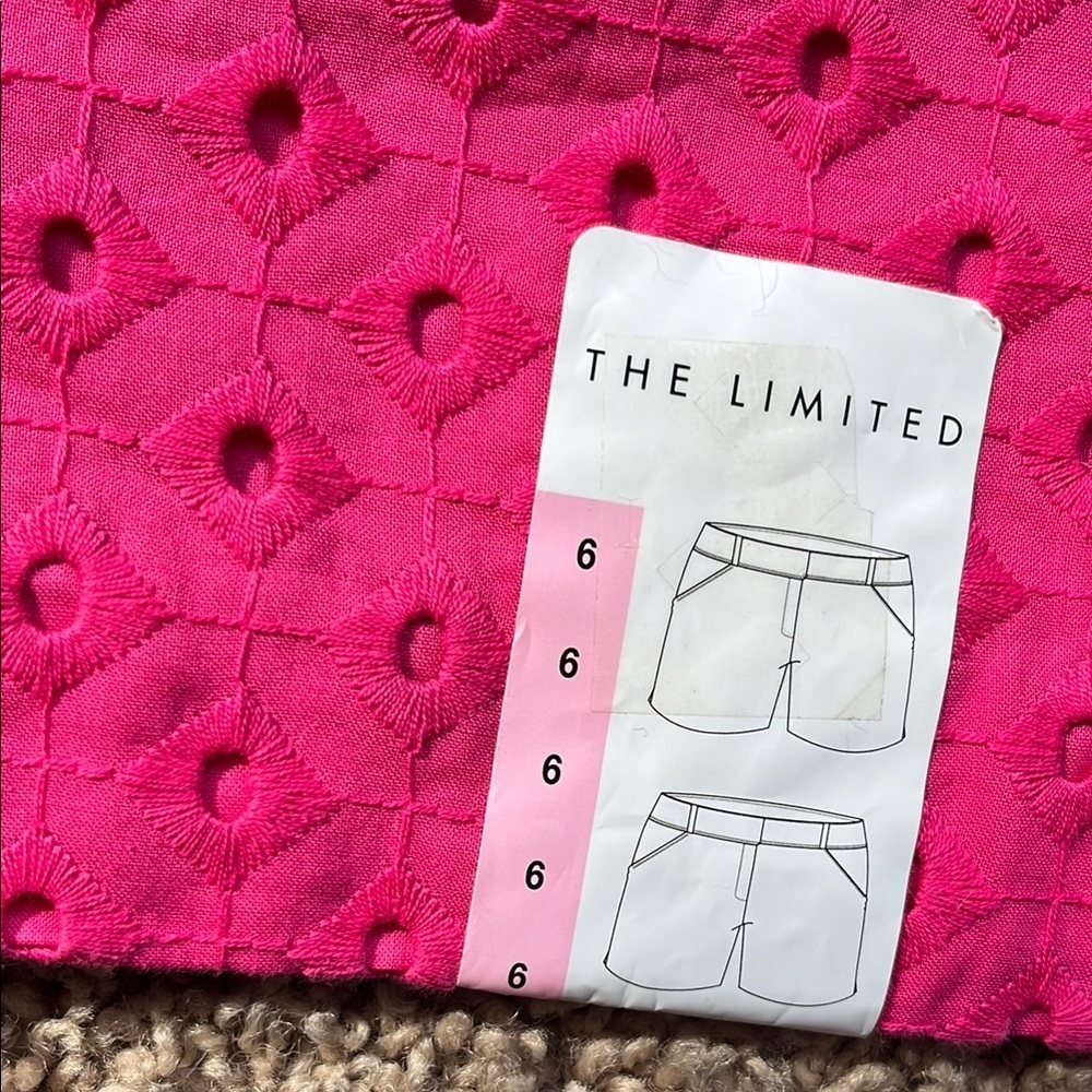 Limited Women's Pink Eyelet Shorts - Size 6 - Picture 8 of 8